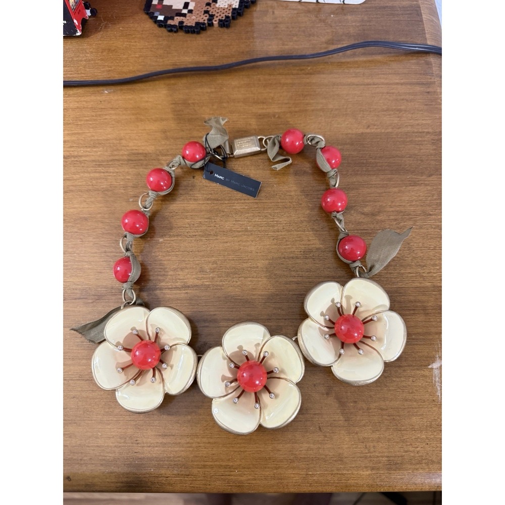 Marc Jacobs Flower‎ Red White Necklace Floral Daisy Enamel Choker Collar Chain